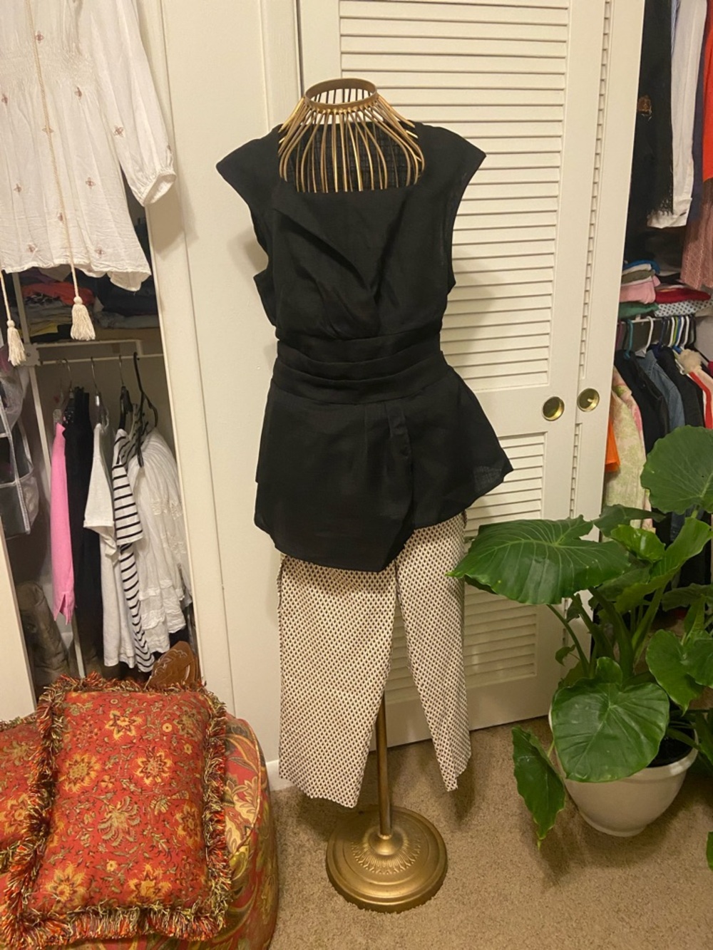 SHEIN Black Sleeveless Peplum Blouse
